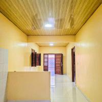 Casa com 2 quartos 2 banheiros cozinha e lavanderia，位于帕林廷斯朱力欧北兰机场 - PIN附近的酒店