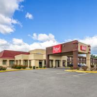 Red Roof Inn Staunton，位于斯汤顿Shenandoah Valley Regional Airport - SHD附近的酒店