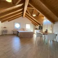 Romantic Room AL RIFUGIO DEI SOGNI terrazza con vista lago mozzafiato，位于布里维奥的酒店
