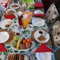 Bed and breakfast EXCLUSIVE & Luxury Traditional Portuguese Farmhouse,位于Sinde的酒店