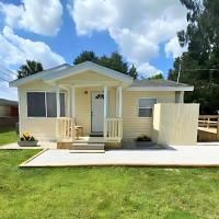Entire Punta Gorda Home Sleeps 7 Close to US-41 & I-75，位于蓬塔戈尔达夏洛特县机场 - PGD附近的酒店