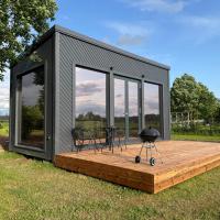 EstBerg Tartu Glasshouse with Sauna，位于塔尔图Tartu Airport - TAY附近的酒店