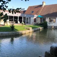 Logis Hotel Oasis,位于维莱讷-拉瑞埃勒的酒店
