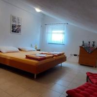 Omišalj Holiday Apartment，位于奥米沙利里耶卡机场 - RJK附近的酒店