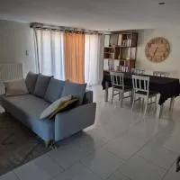 Logement indépendant au rdc d'une maison，位于Venouse的酒店