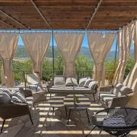 Comfort apartment with garage Aria，位于Vrgorac的酒店