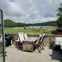Cozy cottage with lake view，位于Grimeton的酒店