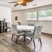 5 Mi to UFO Museum Roswell Home with Spacious Yard!，位于罗斯威尔Roswell International Air Center - ROW附近的酒店