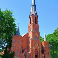 Saint Josephs Catholic Church，位于Fort MadisonSoutheast Iowa Regional Airport - BRL附近的酒店