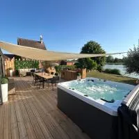 SPA et SAUNA de la presle，位于Saint-Georges-sur-Arnon的酒店