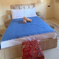 Room blue in Marrakesh, 2 min Airport，位于马拉喀什马拉喀什梅内拉机场 - RAK附近的酒店