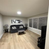 Cozy little B&B，位于萨斯卡通迪芬贝克机场 - YXE附近的酒店