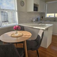 Cosy 3 Bedroom home in Auckland，位于奥克兰阿德莫尔机场 - AMZ附近的酒店