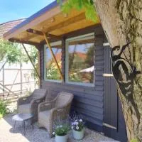 gemütliche Schlafhütte,位于Niederorschel的酒店