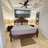 1BR Getaway with Breathtaking Views and King Bed，位于Contant西里尔·金机场 - STT附近的酒店