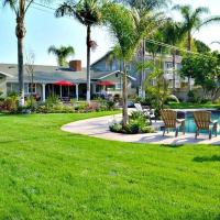Incredible Estate 5 Bedrooms 3 bathroom w/Resort Style Rock Pool & Jacuzzi，位于福乐顿市富勒顿市机场 - FUL附近的酒店