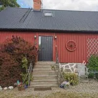 RUSTIC MAID´S ROOM，位于Lövestad的酒店