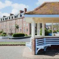 Foxes Hotel & Academy,位于曼海德的酒店