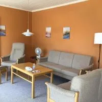 Ground floor apartment with washing machine，位于约灵的酒店