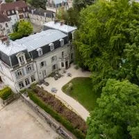Logis Hôtel Les Maréchaux，位于欧塞尔的酒店