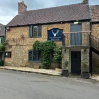 Stags Head Inn，位于Yarlington的酒店