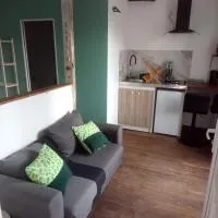 Studio thème Dublin à Valdivienne,位于Cubord的酒店