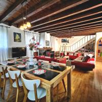 Grande maison au cœur d'un village historique avec terrasse et WIFI inclus - FR-1-582-308，位于Saint-Vidal劳德斯机场 - LPY附近的酒店