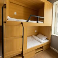 Red Yurt Hostel，位于ULN成吉思汗国际机场 - ULN附近的酒店