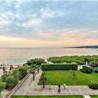 Deluxe Apartment Malin 3 near the beach，位于万塔西西的酒店