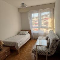 Cozy Room with view of Mt Jura，位于日内瓦Geneva Airport - French Sector - GGV附近的酒店