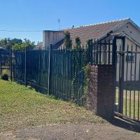 Cheap accommodation short term stays，位于彼得马里茨堡彼德马里茨堡机场 - PZB附近的酒店