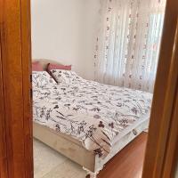 Apartment Merak II，位于萨拉热窝萨拉热窝国际机场 - SJJ附近的酒店