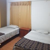 Habitación con doble cama privada en Talara centro，位于塔拉拉Talara Airport - TYL附近的酒店