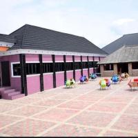 Classik Place Hotel And Bar，位于Benin CityBenin City Airport - BNI附近的酒店