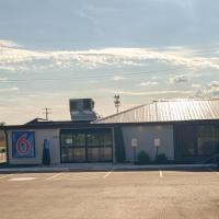 Studio 6 Rockford, IL – RFD Airport，位于罗克福德芝加哥洛克福国际（大罗克福德）机场 - RFD附近的酒店