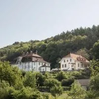 Chateau de Marnand，位于Granges-près-Marnand的酒店