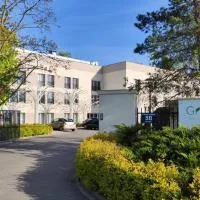 Green Garden Hotel,位于拉辛的酒店
