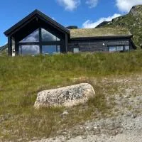 Part of a cabin is rented，位于Fidjeland的酒店