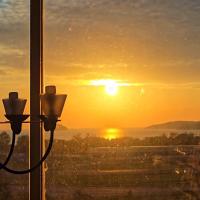 KK Sunset Villa- Full Sunset Balcony, Mosquito Free, 4K TVs, 5G WIFI and more!，位于哥打京那巴鲁哥打京那巴鲁机场 - BKI附近的酒店