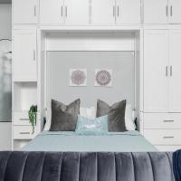 Dana's Perch - Modern Studio Apartment 1，位于金斯敦Argyle International Airport - SVD附近的酒店