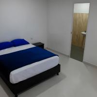 Hotel Roy，位于圣玛尔塔迈克蒂亚西蒙·玻利瓦尔国际机场 - SMR附近的酒店