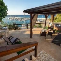 Baia Marina Suite with private jacuzzi，位于巴莱斯特拉泰的酒店