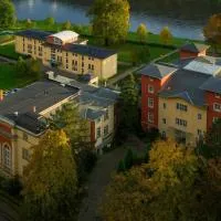 Parkhotel Bad Schandau - direkt an der Elbe，位于巴特尚道的酒店