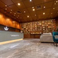 LOTUS BLU HOTEL Naga，位于Sabang的酒店