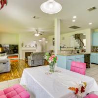 Group-Ready Getaway in North Houston!，位于休斯顿乔治·布什休斯顿机场 - IAH附近的酒店