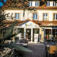 Hotel Restaurant Lavelle，位于Gräfinthal的酒店