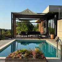 Vacation home, private pool & whirpool jacuzzi outhouse377,位于Sveti Ivan Zelina的酒店