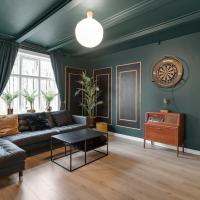 Stylish 2-Bedroom Apartment in a Cozy Neighborhood，位于雷克雅未克雷克雅未克国内机场 - RKV附近的酒店