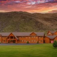 Yellowstone Village Inn and Suites，位于加德纳的酒店