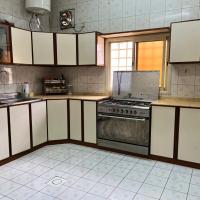 دور كبير بالروضه，位于艾卜哈艾卜哈机场 - AHB附近的酒店